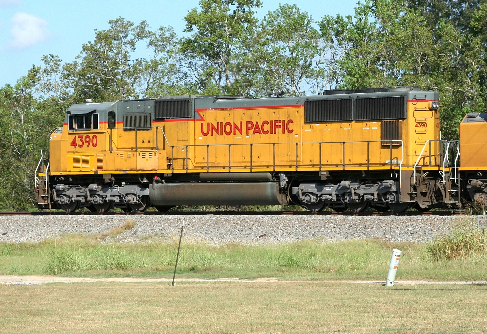 UP 4390 leading WB autorack